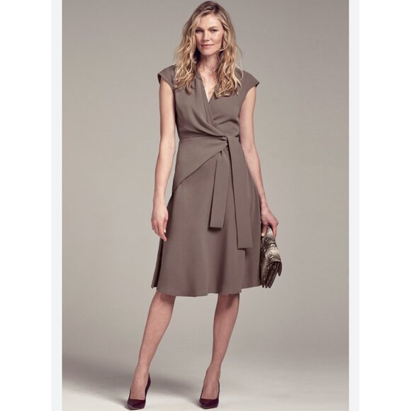 M.M. Lafleur The Monique Wrap Dress in Taupe Size 2 Neutral Career Office - Picture 1 of 8